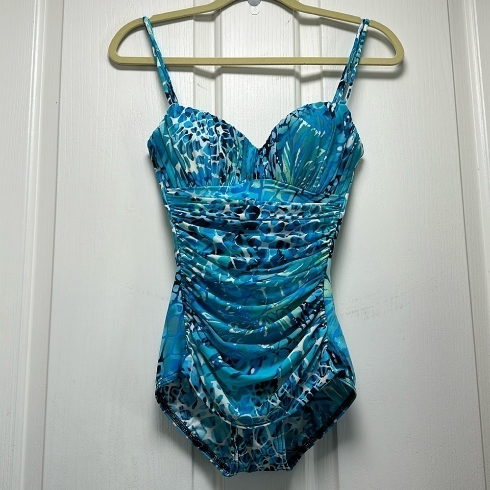 MAJIC SUIT Size 4 Slimming Suit